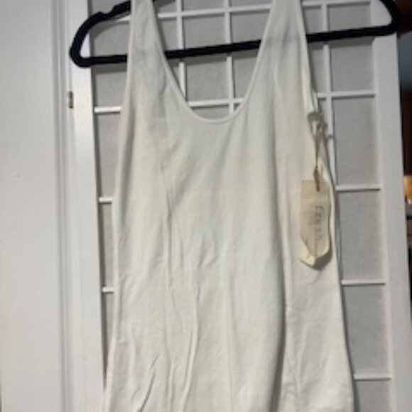NWT Fresh Laundry White Low Back Tank Top Size Medium. - Picture 1 of 8